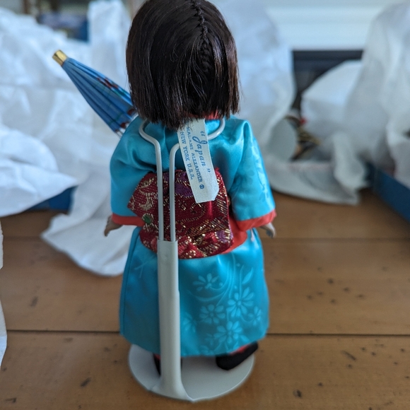 Mme Alexander‎ Doll Set of 4: Japan China Indonesia Thailand, Boxed, Vintage - Picture 4 of 15
